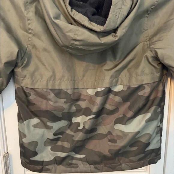 Carter's Kids Camo Jacket - Green and Brown. Adorable! Lined. Like New.Sz 6 - Picture 6 of 11